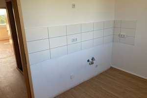 ZWEI ZIMMER - mit Balkon! – 39130 Neu Olvenstedt, Magdeburg – Vorschaubild 4