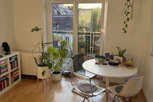 Helle 2-Zimmer Altbau-Wohnung mit Balkon in zentraler Lage zu vermieten – Die vollständige Adresse der Immobilie erhältst du vom Anbieter., 40476 Golzheim, Düsseldorf – Vorschaubild 1