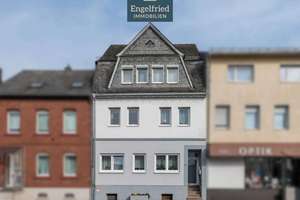 Kernsaniertes Dreifamilienhaus mit Charakter, drei Stellplätzen und soliden Mieteinnahmen – Die vollständige Adresse der Immobilie erhältst du vom Anbieter., 56288 Kastellaun – Vorschaubild 1
