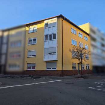 Investitionschance: Zentrales Mehrfamilienhaus mit Entwicklungspotenzial