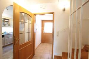 Sonniges Reihenhaus in absolut ruhiger Lage in Puchheim, 5 Zimmer+ Bad+ 2 WCs + Südbalkon+ Südgarten – 82178 Puchheim – Vorschaubild 12