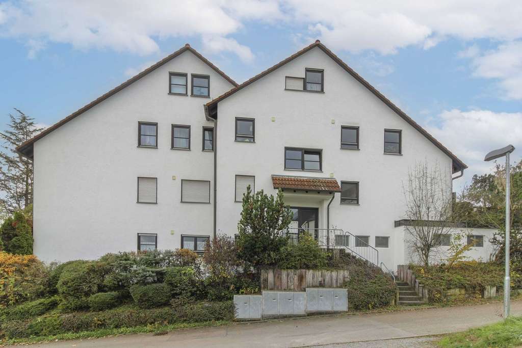 Top: Schöne 3-Zimmer-Wohnung mit Garten und je einem TG- und Außenstellplatz - frei ab 1.Okt 25