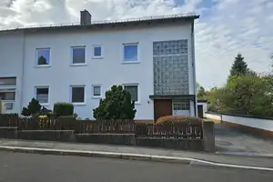 Zweifamilienhaus in schöner und ruhiger Wohnlage in Weiden- Ost zu verkaufen – Weiden in der Oberpfalz – Vorschaubild 3