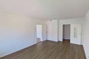 Lichtdurchflutete 3-Zimmer-Wohnung mit Innenstadtnähe in Nürnberg-Steinbühl – Gebhard-Ott-Straße 2, 90443 Steinbühl, Nürnberg – Vorschaubild 4