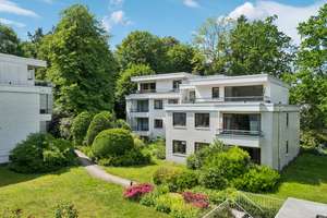 Begehrte Blankeneser Wohnlage: Helle Wohnung mit zwei Balkonen und Süd-West Ausrichtung – Die vollständige Adresse der Immobilie erhältst du vom Anbieter., 22587 Blankenese, Hamburg – Vorschaubild 1