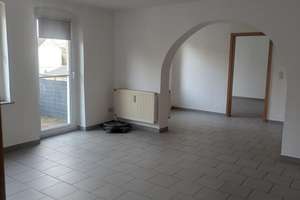 Großer Balkon + 4 Zimmer + Wohnküche + 2 Bäder + PKW-Stellplatz* in Sudenburg – Schöninger Straße 22, 39112 Sudenburg, Magdeburg – Vorschaubild 2