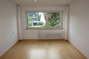 EINFAMILIEN-REIHENMITTELHAUS PARKETT 4 ZIMMER MOD. BÄDER+G-WC GARTEN TERRASSE GARAGE IN HASSELS – Oberheider Straße 35, 40599 Hassels, Düsseldorf – Vorschaubild 16
