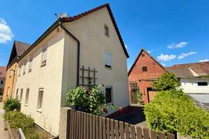 Gepflegtes Einfamilienhaus mit viel Potential in ruhiger Lage von Cadolzburg