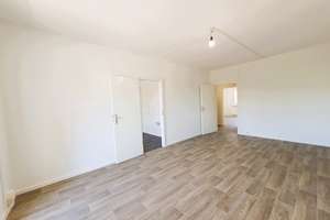 Sonniger Balkon trifft Wannenbad – 2 Zimmer in der 1. Etage – Am kleinen Feld 46, 4205 Grünau-Nord, Leipzig – Vorschaubild 4