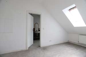 Jugendstil-  Sanierungsbedürftige Altbauwohnung  in Top-Lage! +Balkon + über 50qm Spitzboden – Hartwigstr 2, 30169 Calenberger Neustadt, Hannover – Vorschaubild 8