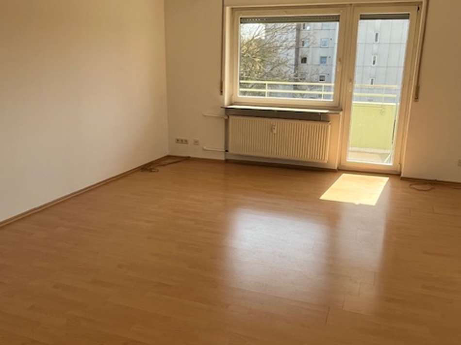 helles großes Wohnzimmer