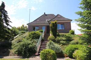 Wie im Einfamilienhaus! Geräumige 3-Zimmer-OG-Wohnung über zwei Ebenen und großem Garten