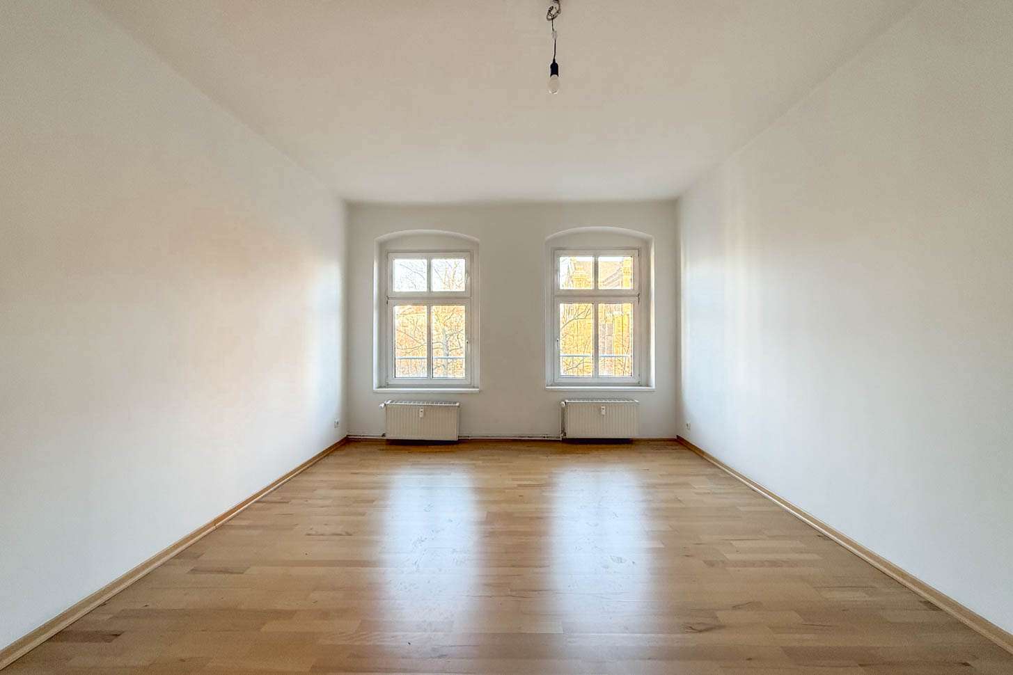 5-Zimmer-Altbauwohnung mit Gestaltungspotential direkt am Zionskirchplatz, Berlin – Bild 4