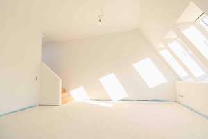 Wohnen über den Dächern: 3-Zimmer-Wohnung mit privater Aufdachterrasse in Lankwitz – Derfflingerstraße 45, 12249 Lankwitz, Berlin – Vorschaubild 1