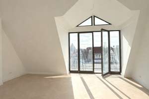Traumwohnung im 5. OG - modernisierter Altbau mit Aufzug, Balkon, A+ Energieklasse und Einbauküche – Die vollständige Adresse der Immobilie erhältst du vom Anbieter., 12163 Steglitz, Berlin – Vorschaubild 3
