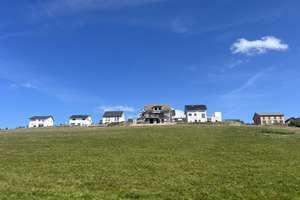 NEUBAU TRAUMHAUS (ZFH / EFH + ELW) IN ST. GEORGEN DIE WUNDERSCHÖNE BERGSTADT HERZEN DES SCHWARZWALDS – Die vollständige Adresse der Immobilie erhältst du vom Anbieter., 78112 Sankt Georgen im Schwarzwald – Vorschaubild 2