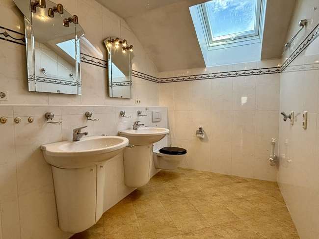 Immobilie in Murnau am Staffelsee - Murnau: 3-Zimmer-Dachgeschosswohnung im Landhausstil mit Balkon - Bild 7