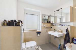 Luxus-MFH in Regensburg – kernsaniert, Garten, Pool & PV-Anlage auf Neubauniveau! – Die vollständige Adresse der Immobilie erhältst du vom Anbieter., 93055 Burgweinting-Harting, Regensburg – Vorschaubild 34