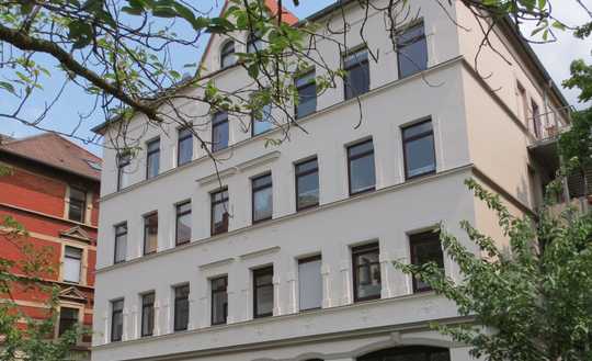 Komplett sanierte Altbauwohnung in bester Lage