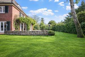 Traumhaus: Villa mit Pool & Urlaubsfeeling – Die vollständige Adresse der Immobilie erhältst du vom Anbieter., 22587 Blankenese, Hamburg – Vorschaubild 1