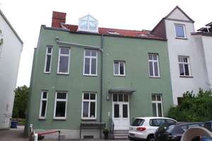Schicke 2-Raumwohnung in der STV mit Parkett, Duschbad, EBK und Stellplatz mgl. !!!