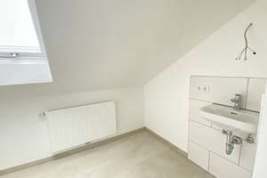 TOP renovierte 3 ZKB, ca 100 qm, Balkon + Atelier mit WC im DG, Garten, Garage, IN-Nord, Nähe TÜV – Die vollständige Adresse der Immobilie erhältst du vom Anbieter., 85055 Nordost, Ingolstadt – Vorschaubild 15