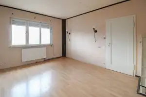 Leerstehendes Reiheneckhaus mit Entwicklungsmöglichkeiten in Stuttgart-Altenburg – Stuttgart – Vorschaubild 6