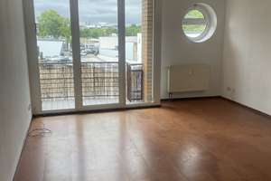 Schöne 2 Raumwohnung mit Balkon, Lift und Tiefgarage – Die vollständige Adresse der Immobilie erhältst du vom Anbieter., 39108 Stadtfeld Ost, Magdeburg – Vorschaubild 1