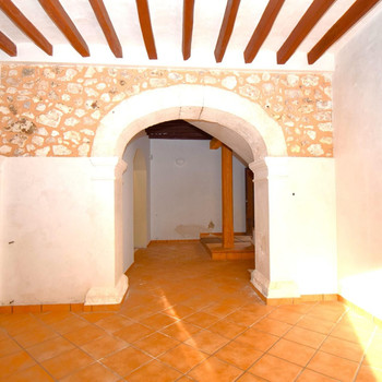 Haus mit genehmigtem Bauvorhaben und Garage in der Nähe des Passeig de Sa Riba in Muro