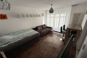 Stilvoll möblierte 1-Zimmer-Wohnung mit Balkon und Tiefgarage in Heidelberg