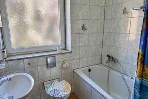 Schorer-Immobilien: Renovierungsbedürftiges Reihenmittelhaus in Augsburg-Haunsteten – Die vollständige Adresse der Immobilie erhältst du vom Anbieter., 86179 Haunstetten-Nord, Augsburg – Vorschaubild 8