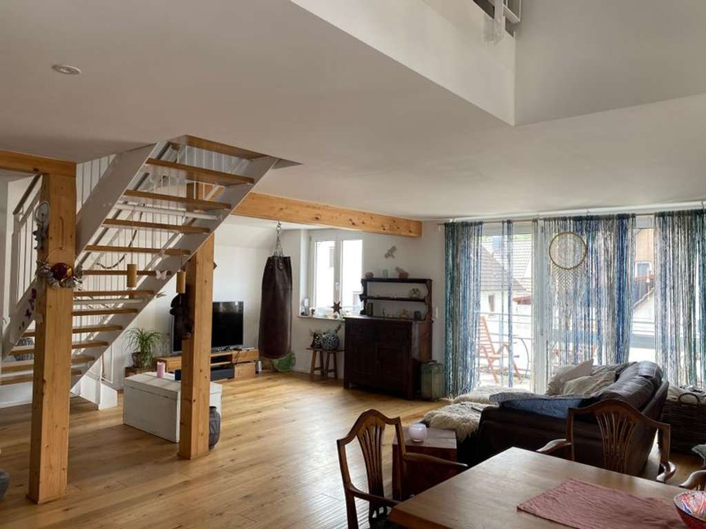 Immobilie in Cleebronn - Wunderschöne, moderne 4-Zimmer-Maisonette-Wohnung mit Balkon und EBK in Cleebronn - Bild 1