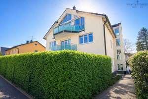 Exklusive 3-Zimmer-DG-Wohnung mit offener Küche, Westbalkon & viel Licht!