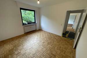Erstbezug nach Sanierung, Erdgeschoss, 4 Räume, 2 Balkone, Gäste-WC und Bad neu, Parkett Eiche...... – 45239 Werden, Essen – Vorschaubild 8