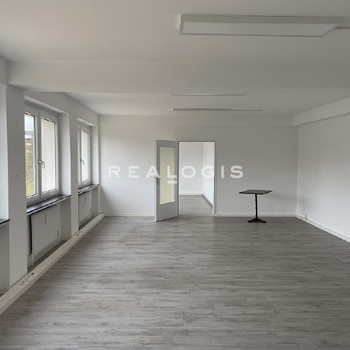 ca. 122 m² große Lager und Showroomfläche auf Rampenniveau