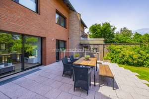 PLATZ FÜR GENERATIONEN – MODERNISIERTE BÄDER, KAMINOFEN, TERRASSE & GROSSER GARTEN – Die vollständige Adresse der Immobilie erhältst du vom Anbieter., 41069 Hehn, Mönchengladbach – Vorschaubild 2