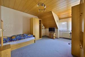 Familienglück mit Gartenidylle & viel Platz in Nürnberg/ Eibach! – Die vollständige Adresse der Immobilie erhältst du vom Anbieter., 90451 Eibach, Nürnberg – Vorschaubild 17