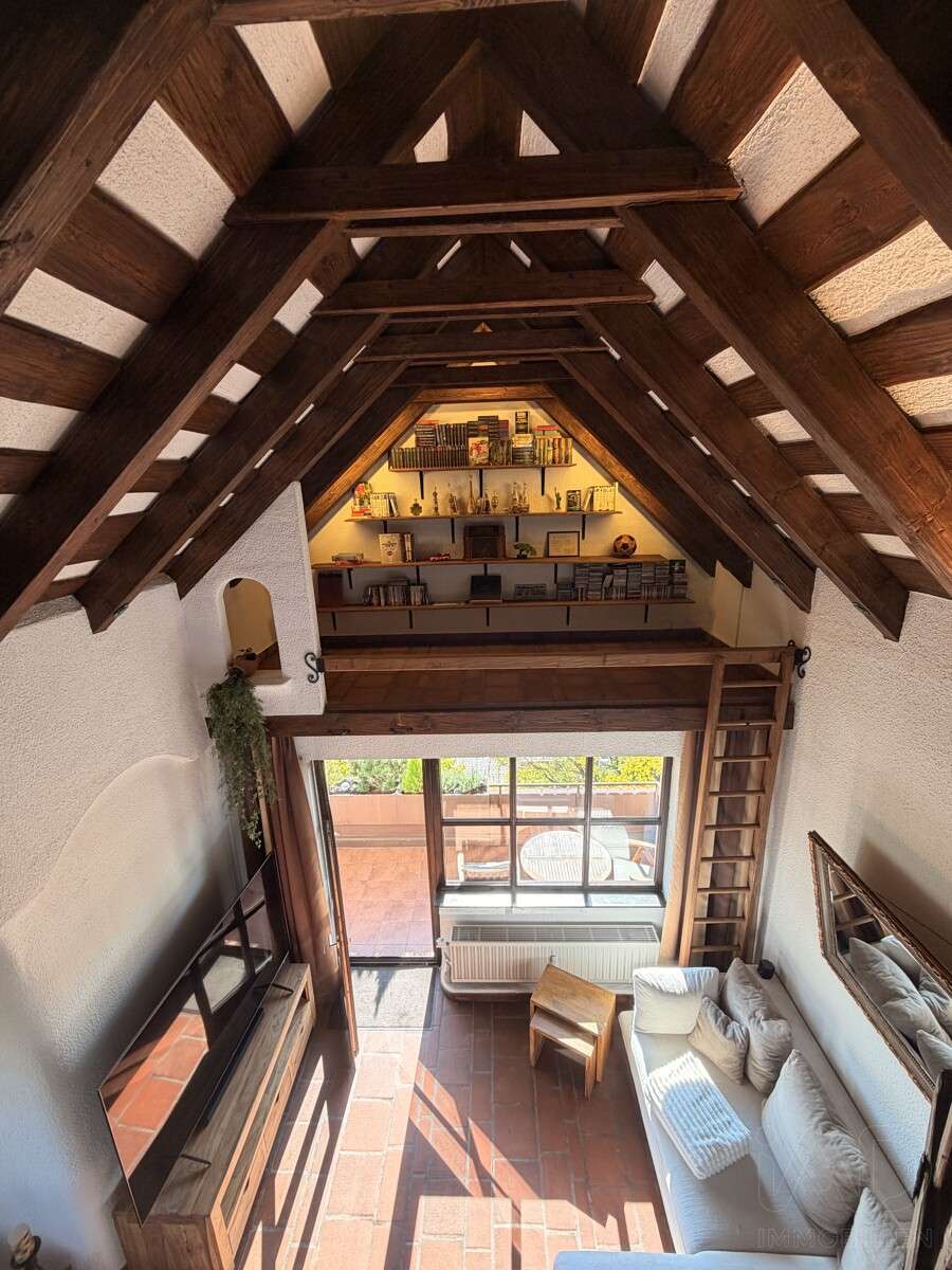 Immobilie in Kirchheim bei München - Schlossburg-Charakter trifft mediterranes Wohngefühl – außergewöhnliche Maisonette auf zwei Ebenen - Bild 12