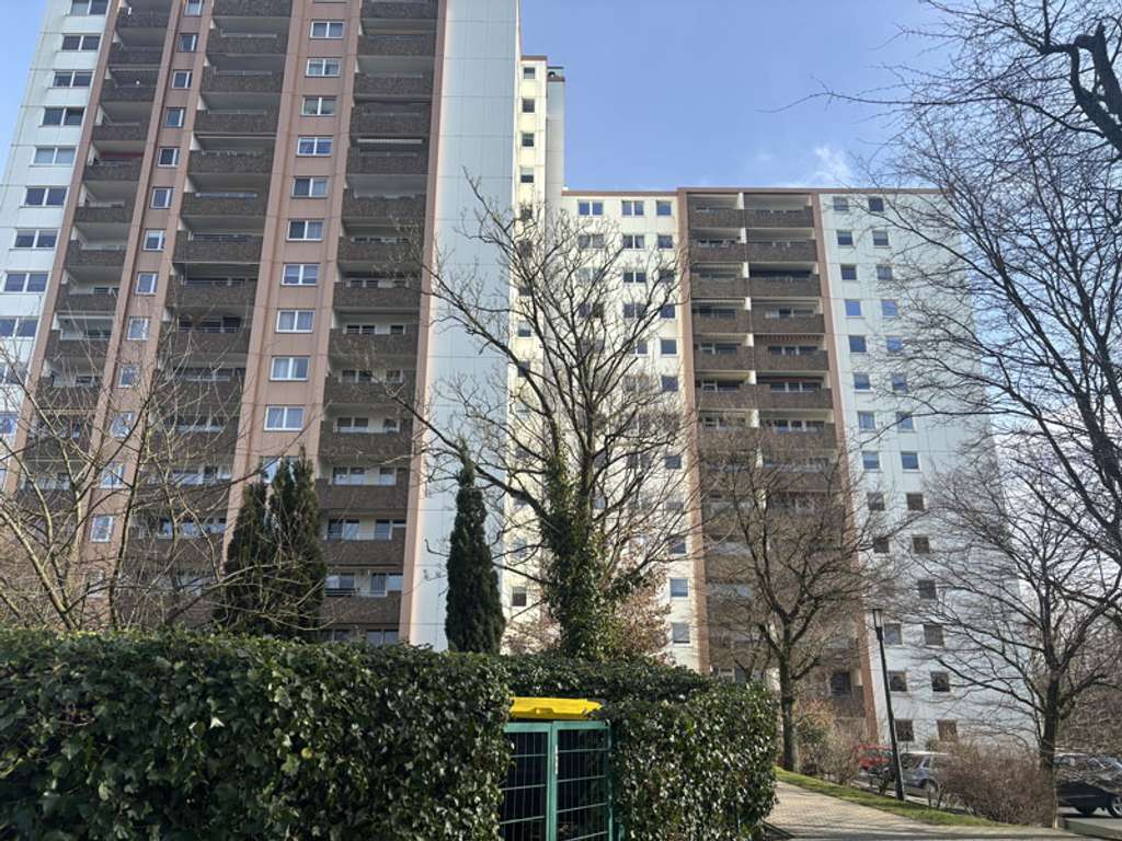 Immobilie in Wuppertal - Renovierungsbedürftige 3-Zimmer-Wohnung mit Balkon - Bild 0