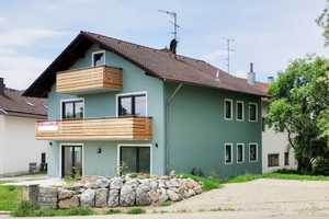 Großzügiges Einfamilienhaus auf dem Dorf mit Kindern, Landluft und Busanschluss – Bergstraße 14a, 85617 Ebersberg (Kreis) – Vorschaubild 1