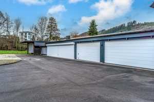 Einzigartiges Anwesen - großzügiges Wohn- & Geschäftshaus in Hellenthal. *provisionsfrei* – Reifferscheider Str. 14, 53940 Euskirchen (Kreis) – Vorschaubild 4