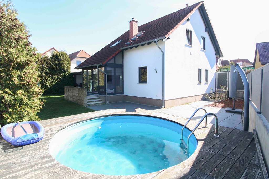 Immobilie in Radeburg - !!!SOFORT BEZUGSFREI!!! Tolles Einfamilienhaus mit Pool und Garten in Radeburg - Bild 0