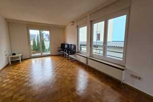 Einfamilienhaus mit Garten, Terrasse, einer ELW, Garage und Stellplätzen sucht neue Besitzer! – Ludwigsburg (Kreis) – Vorschaubild 3