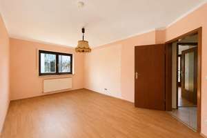Attraktiv geschnittene 3-Zimmer-Wohnung mit Balkon in München-Obermenzing – Die vollständige Adresse der Immobilie erhältst du vom Anbieter., 81245 Obermenzing, München – Vorschaubild 4
