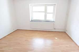 3 Zimmer Wohnung mit Balkon - sofort frei – Giddendorfer Weg 64, 23758 Oldenburg in Holstein – Vorschaubild 2