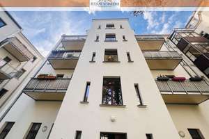 Stilvoll wohnen oder clever investieren – gemütliche 3-Raum-Altbauwohnung mit Balkon in Zentrumsnähe