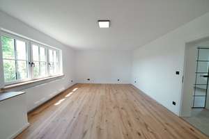 Frisch saniert mit Blick ins Grüne - 2,5 Zimmer Terrassenwohnung in Regensburg/Graß – Löbelstraße 11, 93053 Oberisling-Graß, Regensburg – Vorschaubild 2