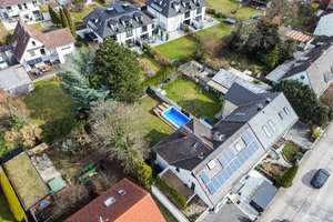 Trudering - Vielseitig. Großzügig. Modernisiert. - Zweifamilienhaus mit erholsamer Poolanlage – Die vollständige Adresse der Immobilie erhältst du vom Anbieter., 81825 Gartenstadt Trudering, München – Vorschaubild 2
