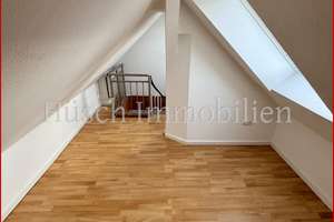 *huesch-immobilien*
Renovierte 2-Zimmer-Dachgeschosswohnung mit Balkon + Spitzboden in Essen-Zentru – Die vollständige Adresse der Immobilie erhältst du vom Anbieter., 45143 Altendorf, Essen – Vorschaubild 8
