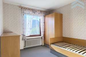Schönes Zuhause in ruhiger Siedlung mit Einliegerwohnung, Solar, Doppel-Garage und großem Grundstück – Ostalbkreis – Vorschaubild 14